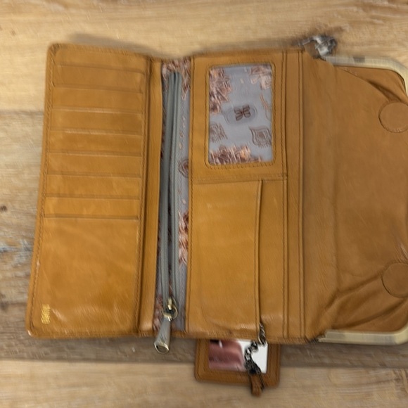 HOBO International Tan Leather Rachel Continental Wallet Clutch - Picture 7 of 10